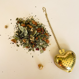 
                
                    Load image into Gallery viewer, Heart-shaped Tea Infuser
                
            