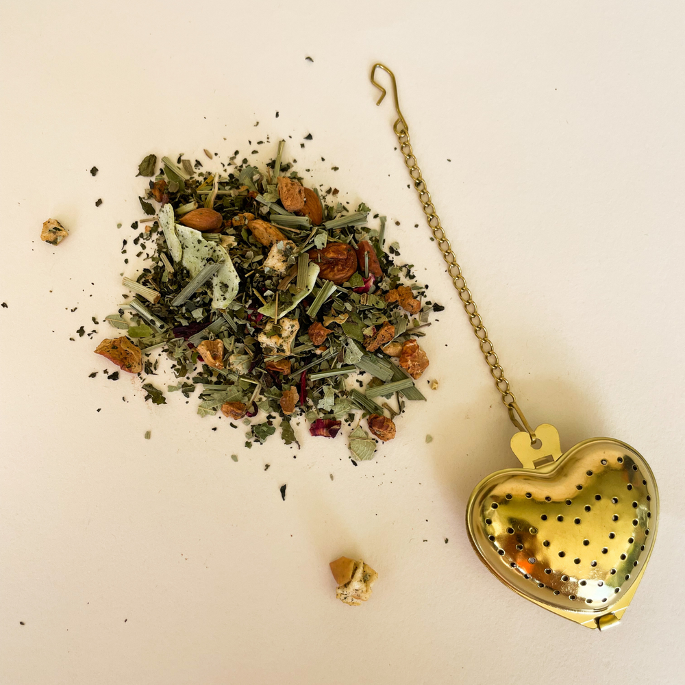 Package: Sweet Home Tea & Heart-shaped Tea Infuser